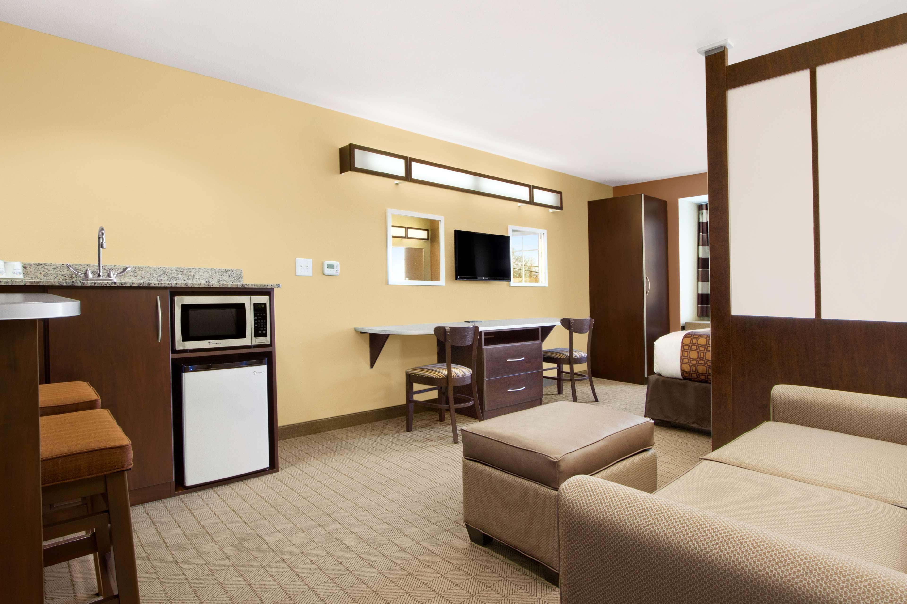 Microtel Inn & Suites By Wyndham Шелбивилл Экстерьер фото