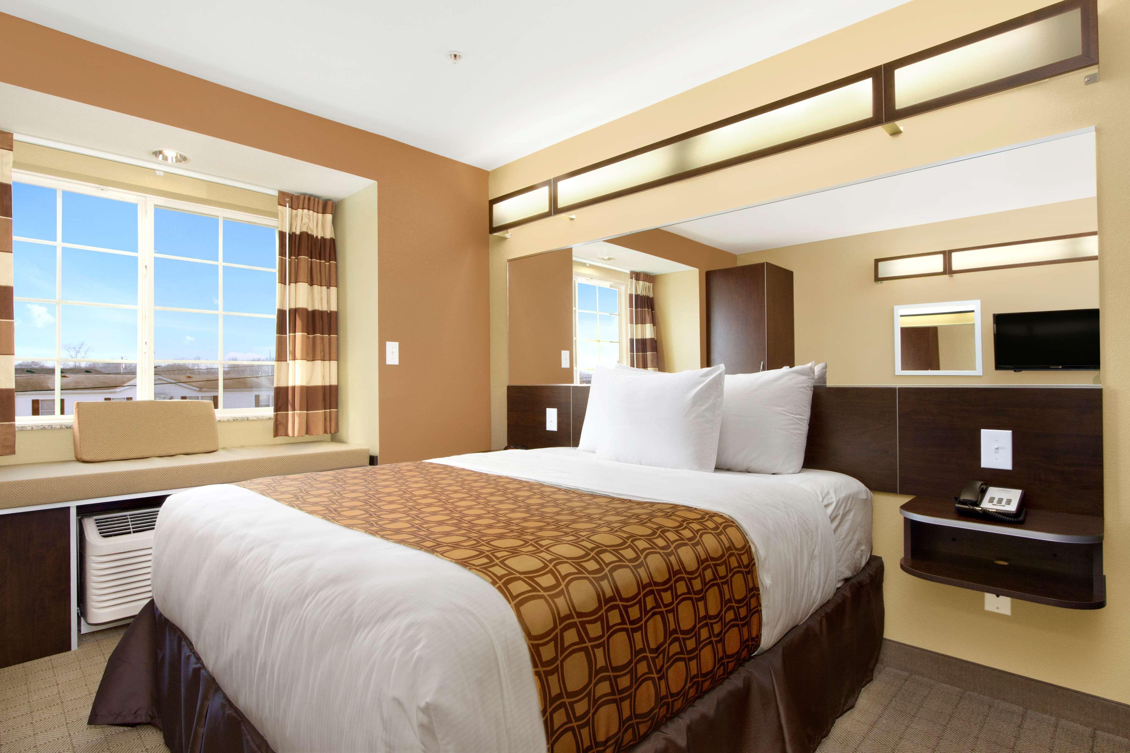 Microtel Inn & Suites By Wyndham Шелбивилл Экстерьер фото